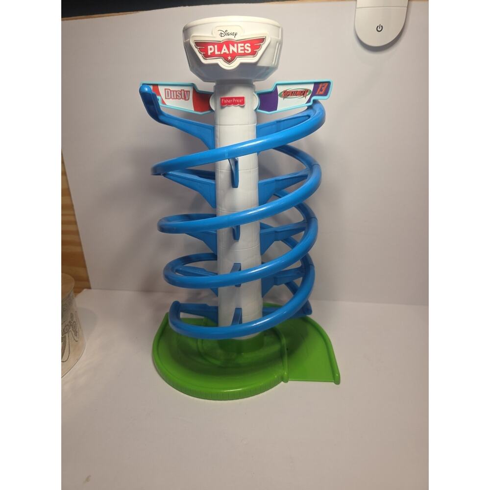 HTF 2012 DISNEY PIXAR PLANES ACTION & SOUND SPIRAL PLANE RACE SET